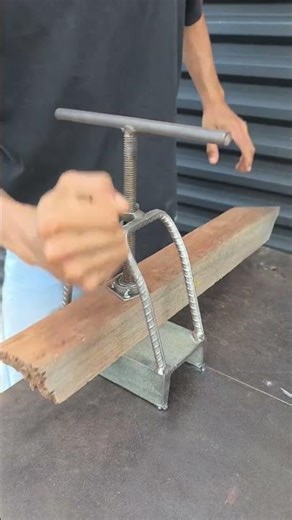 DIY bench vise made from scrap materials#FastGrowthPlan#EntertainmentEncyclopedia..#MechanicalDesign