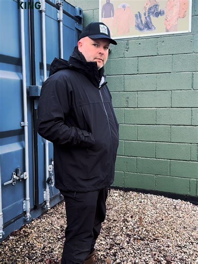 PLAIN BLACK. BRAND NEW. NO NONSENSE. The Cyclone jacket. Waterproof. Breathable. Windproof. Does exactly what it says on the tin. Clean black. No camo. No gimmicks. Just a seriously well built jacket that works in all weather. This is not surplus tat. This is brand new kit. Cammo King has one himself. That should tell you everything you need to know. 125 quid. Excellent jacket. Proper value. Built to be worn hard. If you want one jacket that covers most situations, this is it. Cammo King. Two M’
