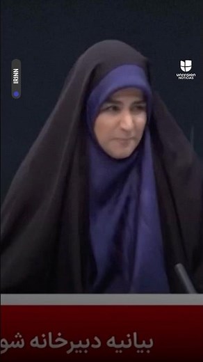 El momento en que un ataque israelí impacta la televisión estatal de Irán durante noticiero en vivo