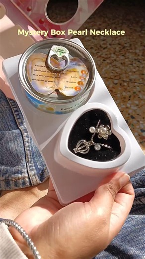 Making Mystery Pearl Necklace 🦪🤍#youtubeshorts #necklace #pearl #shorts #diy