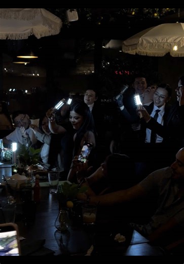 Cumpleaños así o nada. 💅🏽🔥 Si vas a tener la mejor noche de tu vida, que sea con nosotros. Música, shots, baile y un staff que se convierte en tu equipo oficial de celebración. Mamá Por Dios no es una cena… es una fiesta.🥳🎉🎉🎉✨✨✨ #restaurant #foodtok #foodlover #foodie #dallas