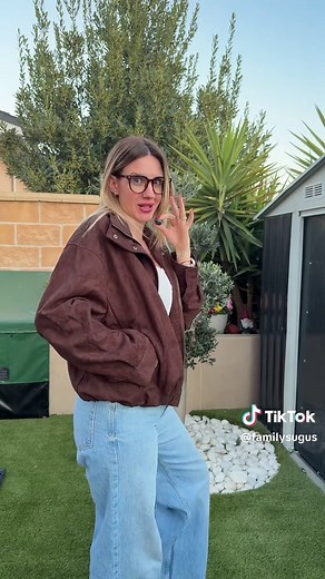 Renueva tu armario con este abrigo de manga larga para mujer. Su diseño moderno con botones y cierre de cremallera ofrece un estilo relajado y elegante, perfecto para mantenerte abrigada sin perder el toque fashion en otoño e invierno. #ModaMujer #AbrigoOtoñoInvierno #EstiloCasual #ChaquetaMujer #Tendencia2026 🧥✨