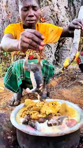 African Bush Daily Eating – Tribal Food Moment 🍖🌿#BushLife #AfricanEating #Shorts