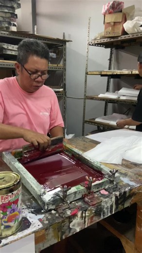 Buat kamu yang binggung mau cetak dimana, di helloprint ajaa Harga terjangkau berkualitas Untuk info pricelist ada di highlight yaa #percetakan #percetakan #sablon #custom #fyp