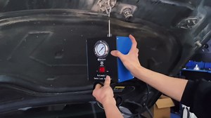 Automotive Smoke Machine Built-in Air Pump, 12V DC Smoke Leak Detector for Pipe System, Fuel Leakage, Leakage Diagnostic Tester for All Cars