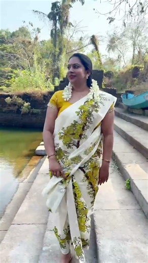 🌾Konna poothu… Vishu vibes in every drape ✨💛”