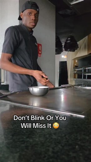 Covered 1 egg… ended up with 2 😳🍳🔥 #hibachichef #hibachi #shawnthechef #teppanyaki #skills #hibachishow #dontblink #eggtrick #eggmagic | Nushawn Palmer