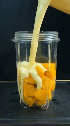 How to make the perfect mango smoothie at home #recipe #food #shorts