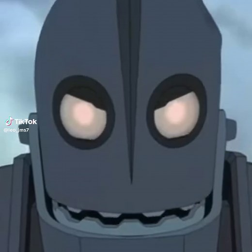 Exploring the Iron Giant: A Cinematic Masterpiece
