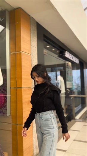 𝓐𝓴𝓼𝓱𝓲𝓽𝓪🌙 on Instagram: "🖤💋 . . . #trendingsong #viralreel #insta #instagramreels #akshitadhiman"