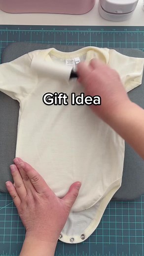 Personalized onesie using sublimation #cricut #cricutprojects #gift #giftideas #babygift #babygiftsidea #sublimation #winniethepooh #personalizedgifts