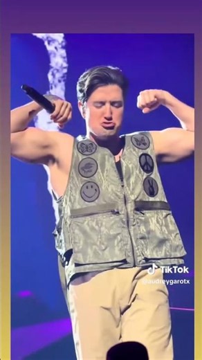 Big Time Rush: IRL Tour Clip ft Logan Henderson