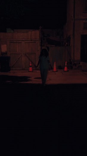 Nancy in the actual alleyway from A Nightmare on Elm Street (1984). Expect to see more of her! #nancythompson #horrortok #nancythompsoncosplay #cosplay