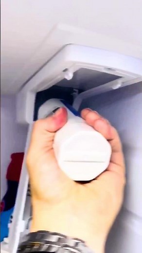 How to Change Your Water Filter 💧 #refrigerator