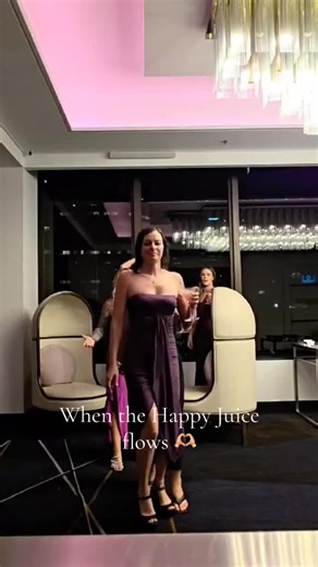 When the happy juice hits… it just hits different. I’ve been on happy juice for well over 12 months now, and honestly… this stuff has become a non-negotiable in my day. I see it in myself. I see it in the girls who’ve jumped in with me. And I see it every time someone messages me saying, “OMG… why did I wait so long?!” Because here’s the truth ⬇️ If you’re tired of feeling off… if your focus is nowhere… if the bloat is real… if your hormones feel like they’re running the show… and if you’re crav