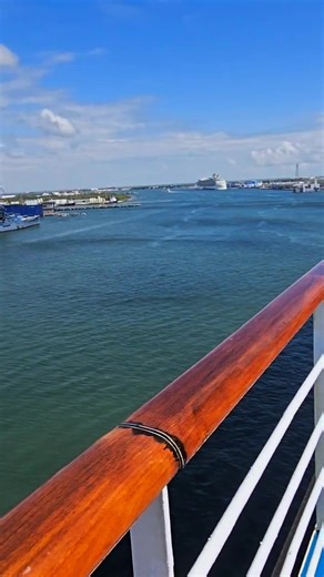 Carnival Dream LOVERS in Galveston for the 14 days journey cruise. By Hello Lisa. | Carnival Cruise FUN