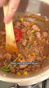 Tender lamb goulash in record time? No problem with a pressure cooker! 🙌