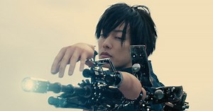 Sắm vai ác, trai đẹp Sato Takeru bùng nổ diễn xuất, lấn lướt "Bác Già Siêu Nhân" trong live-action "Inuyashiki"