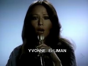 LOVE ME - YVONNE ELLIMAN Canción de 1976 de la cantante estadounidense Yvonne Elliman. Escrita originalmente por Barry Gibb y Robin Gibb y grabada por primera vez ese mismo año por Bee Gees para el álbum Children Of The World. Esta versión fue incluida en el álbum Love Me y lanzada como sencillo junto al tema ( I Don't Know Why) I Keep Hangin' On. Llegó al número 6 en la lista de éxitos del Reino Unido. | The songs of my life