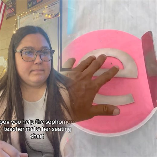 y’all ever go in to a new class and wonder how they already knew not to put you next to your best