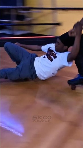 OMGGGG 😳😳👀🤯 #rollerskating #shorts