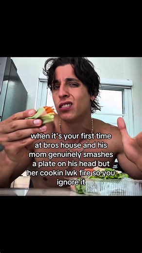 Tf bro #gattouz #eating #mom