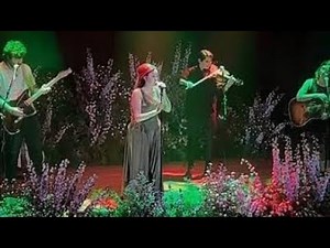 Noah Cyrus & Billy Ray: London Stage Magic! 🎤✨