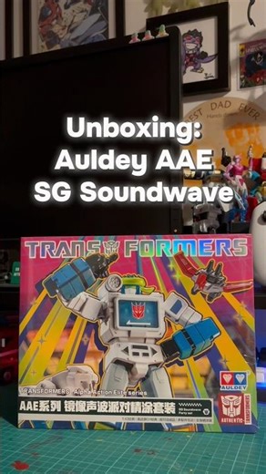 Unboxing: Auldey Alpha Action Elite #transformers Shattered Glass Soundwave Party Set