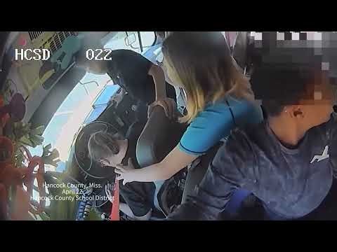 Mississippi middle school students stop bus from crashing after driver blacks out