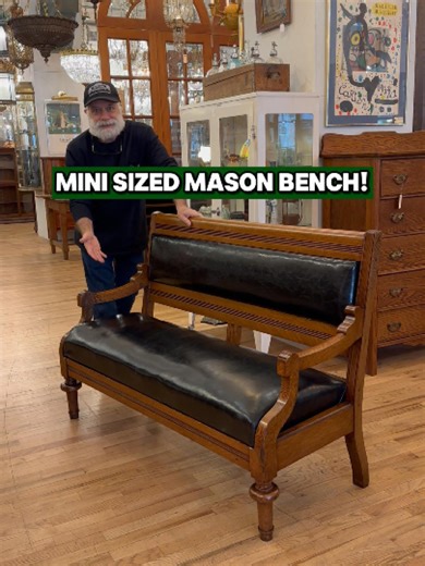 If you liked the style of the lodge bench we showed two weeks ago but needed something a little more manageable, then we have the bench for you! This one had some damage but we couldn't waste such a great opportunity to save a beautiful item from the dumpster, so we cut it and half and fixed it up. It's got all the same great features - reeded design, turned legs, and gorgeous chestnut construction. 📍Olde Good Things, 333 W 52nd St, New York NY 10019 🚚Shipping available worldwide 📐 53 in. W x