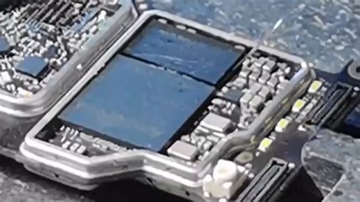 今天分享无人机维修-芯片拆装！ 关注我每天获取无人机维修最专业咨询以及知识~