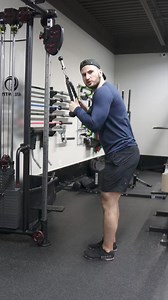 Pushdowns standing close or far from the cable? #womenshealth #fitnesstnesstips #fatlosstips | Jesse Korytko