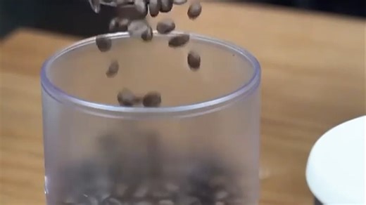 德龙咖啡机推荐家用商用皆宜，轻松享受醇香美味。全自动一键操作，现磨豆萃取浓香，满足办公室与客厅场景需求，清晨提神、午后小憩更惬意。