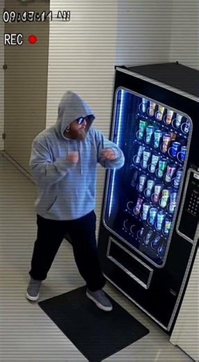 Security Camera Captures Boxer Fighting a Vending Machine