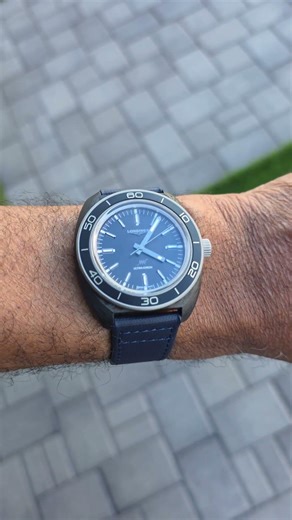 @longineswatches Ultra-chron Carbon on a blue @Strapsco band. #Longines #carbon