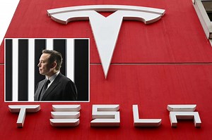 Tesla crashes into convention center in May 2022