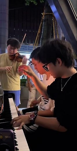 Street Piano 🎹✨ Underground City Vibes | Beautiful Piano Performance in the Streets