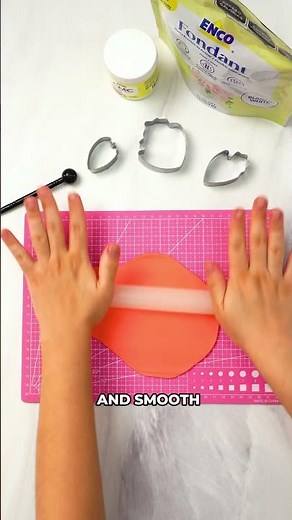 Turning fondant into magic with just a touch of CMC ✨🌸