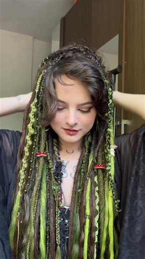 Penteados de Dreads: Como Colocar Trancinhas Criativas e Hairwrap