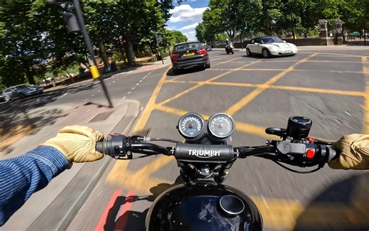 Sunny Weekday Ride——Scrambler Of London