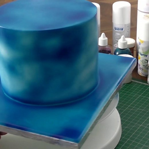 49K views · 652 reactions | Galaxy Universe cake with rocket ship topper tutorial Zoe's fancy cakes | MetDaan Cakes | Facebook