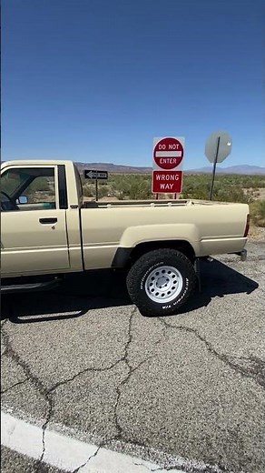 22RE Toyota Pickup Walkaround #classic #22re #lifted