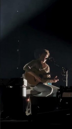 JOHN MAYER playing 'Edge Of Desire' during SOLO SHOW at BAHRAIN (Feb 13th 2026)