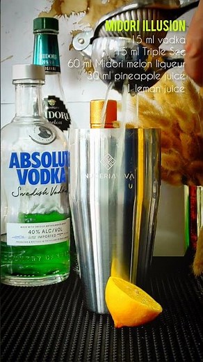 How to make a Midori Illusion cocktail at home (recipe)