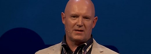 15 Advantages and Disadvantages of The Authoritarian Leadership Style