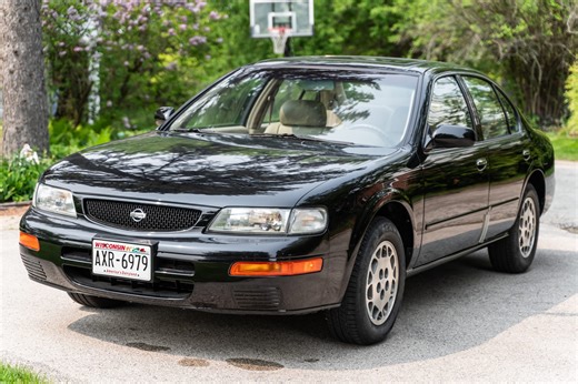 520-Mile 1996 Nissan Maxima GLE