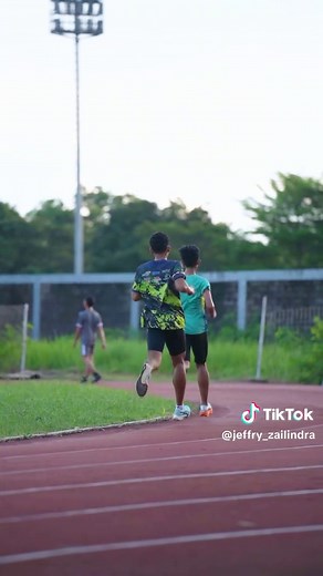 intervall done @ortuseightofficial #pelarikonten #pelari #runner #runners #fyp #trend #trendrunning #intervaltraining #trackandfield #ceritalari #atletik #mediumrun #binsik