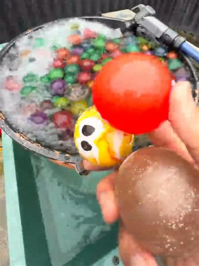 Water Marble Run: A Rotating Underwater ASMR Experience