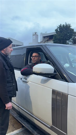 Will have to add this one to Kris’s waiting list 🫣😂🧑‍🔧#engine #cartok #rebuild #rangerover #carscene