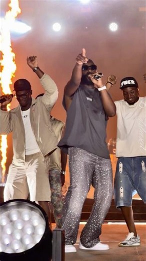 Gims couldn't end his concert without them… 👀 #Gims #l2b #blocked #festivaldepoupet